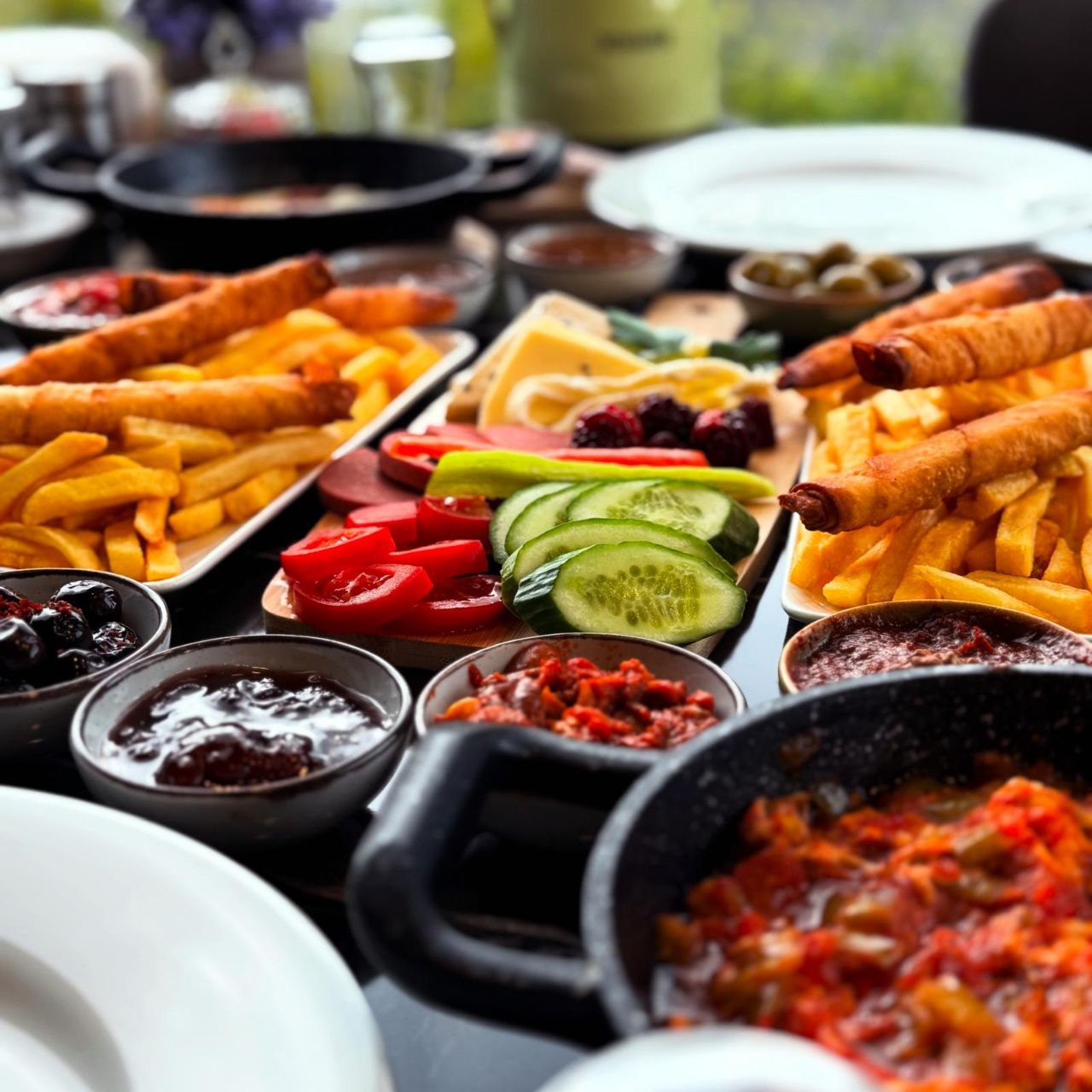 Yakın çekim kahvaltı sunumu